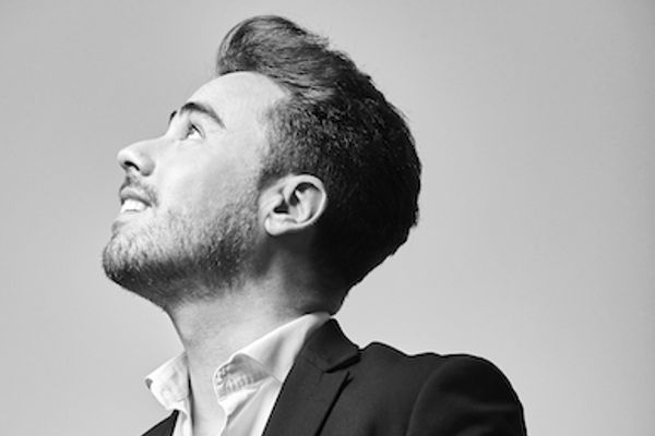 Mike Martin al piano